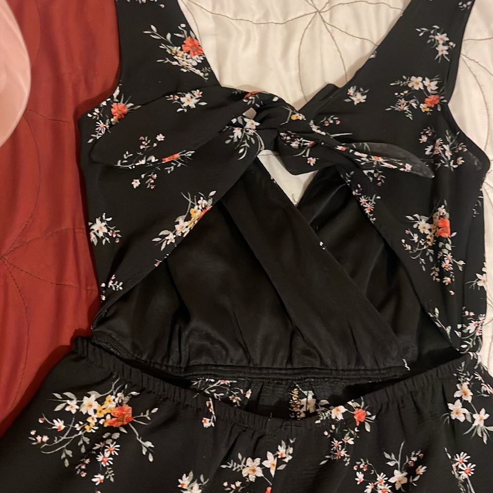 Romper - Picture 3 of 4